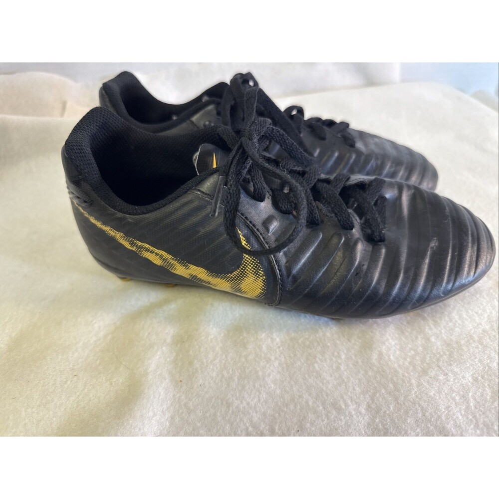 Youth Nike Tiempo Size 4y A02300-077